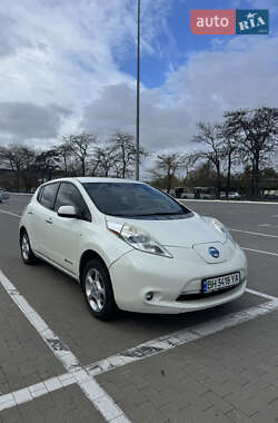 Nissan Leaf  2012