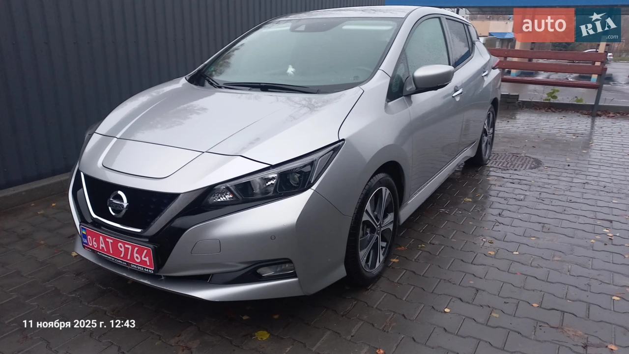 2022 Nissan Leaf - фото 1
