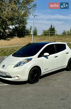 Nissan Leaf  2014