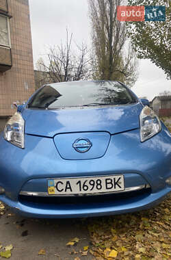 Nissan Leaf  2012
