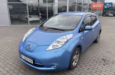 Nissan Leaf  2012