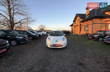 Nissan Leaf  2012