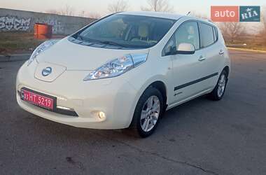 Nissan Leaf  2012