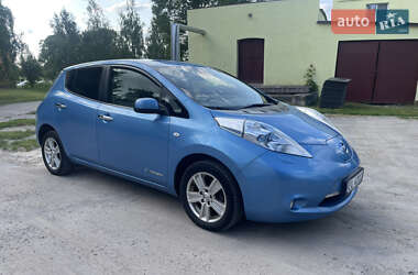 Nissan Leaf  2012