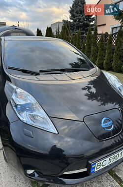 Nissan Leaf  2012