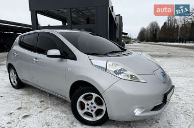 Nissan Leaf  2011