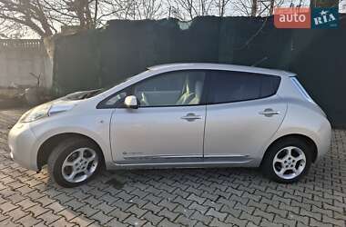 Nissan Leaf  2012
