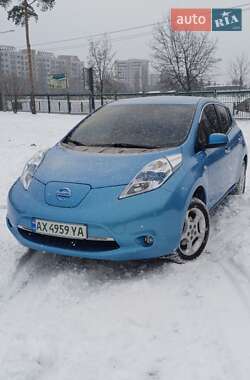 Nissan Leaf  2011