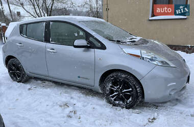 Nissan Leaf  2011