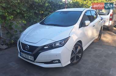 Nissan Leaf  2021