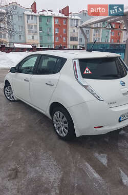 Nissan Leaf  2014