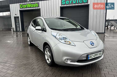 Nissan Leaf  2012