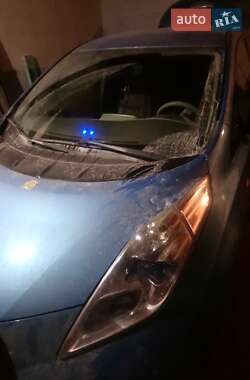 Nissan Leaf  2011