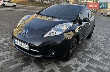 Nissan Leaf  2011