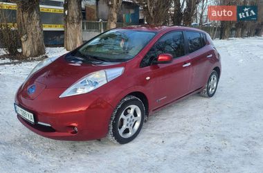 Nissan Leaf  2012