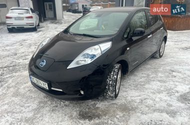 Nissan Leaf  2011