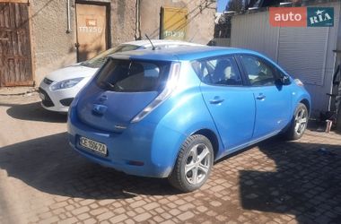 Nissan Leaf  2011