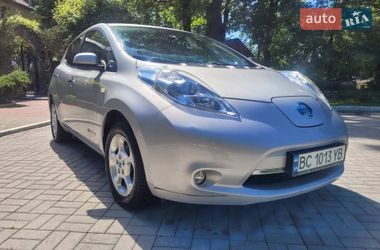 Nissan Leaf  2012