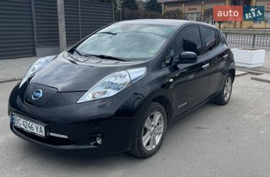 Nissan Leaf  2012