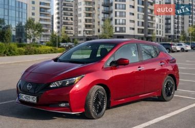 Nissan Leaf  2024