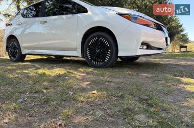 Nissan Leaf  2024