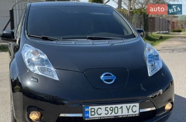 Nissan Leaf  2012