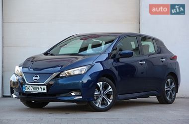 Nissan Leaf  2021
