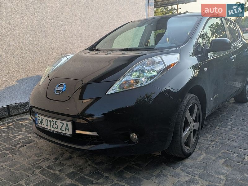 Хэтчбек Nissan Leaf 2011 в Костополе