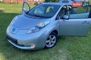 Nissan Leaf  2012