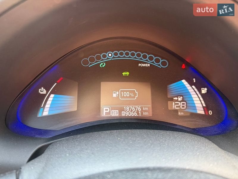 Хэтчбек Nissan Leaf 2013 в Софиевской Борщаговке фото 5 Хэтчбек Nissan Leaf 2013 в Софиевской Борщаговке