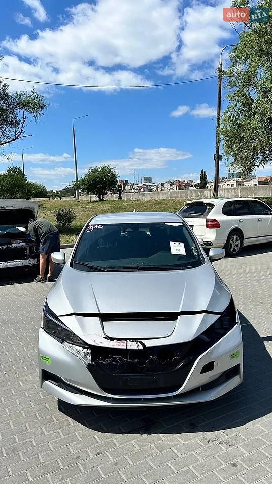 2022 Nissan Leaf - фото 1