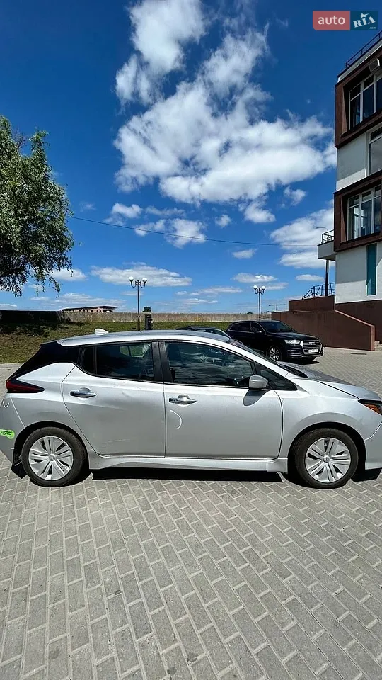 2022 Nissan Leaf - мініатюра 4