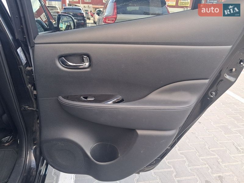 Хэтчбек Nissan Leaf 2014 в Тернополе