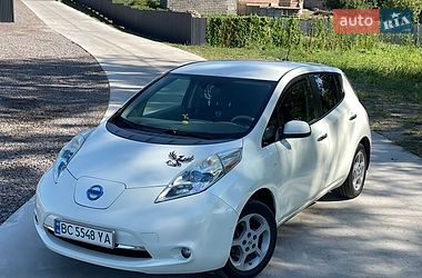Nissan Leaf  2012