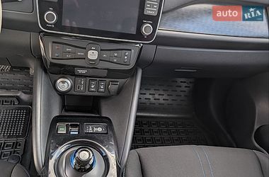 Хэтчбек Nissan Leaf 2023 в Ровно
