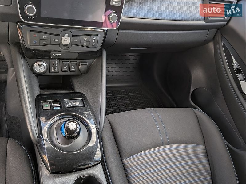 Хэтчбек Nissan Leaf 2023 в Ровно