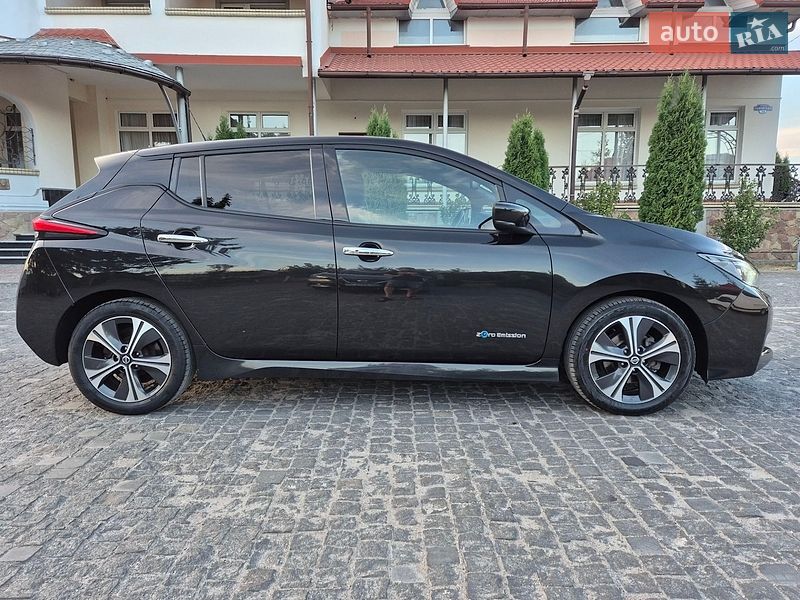 Хэтчбек Nissan Leaf 2018 в Золочеве