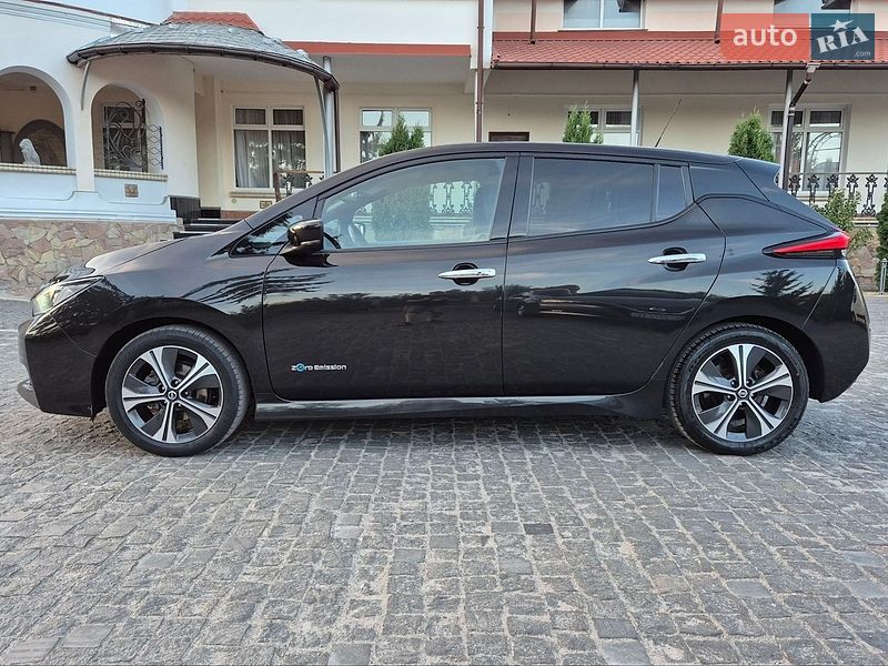 Хэтчбек Nissan Leaf 2018 в Золочеве