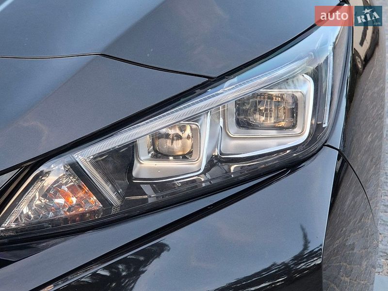 Хэтчбек Nissan Leaf 2018 в Золочеве