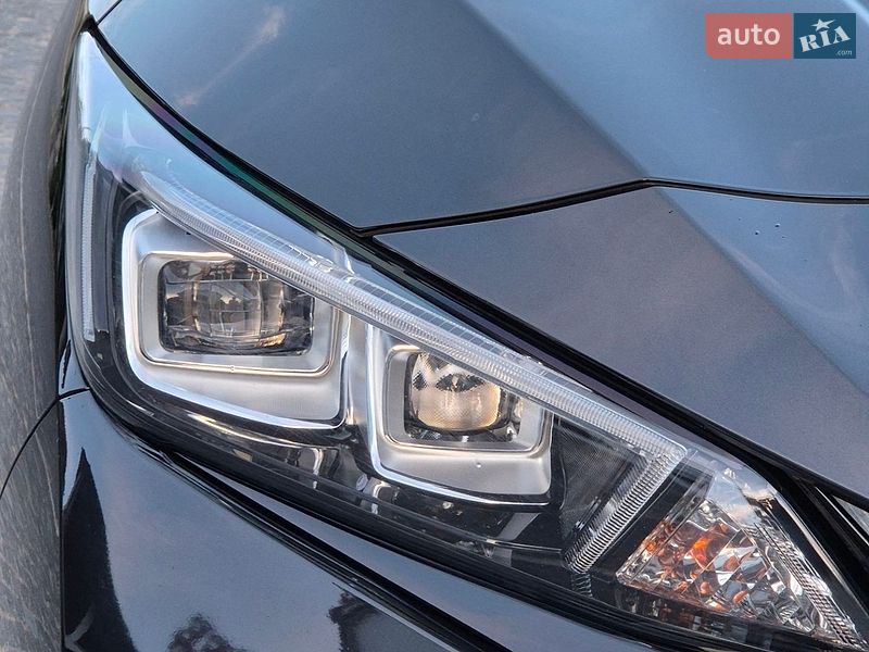 Хэтчбек Nissan Leaf 2018 в Золочеве
