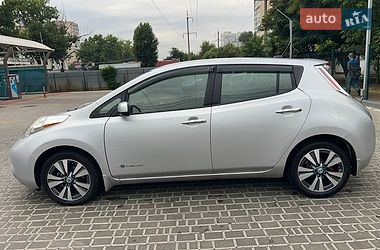 Nissan Leaf  2013