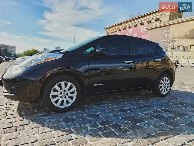 2015 Nissan Leaf - мініатюра 2