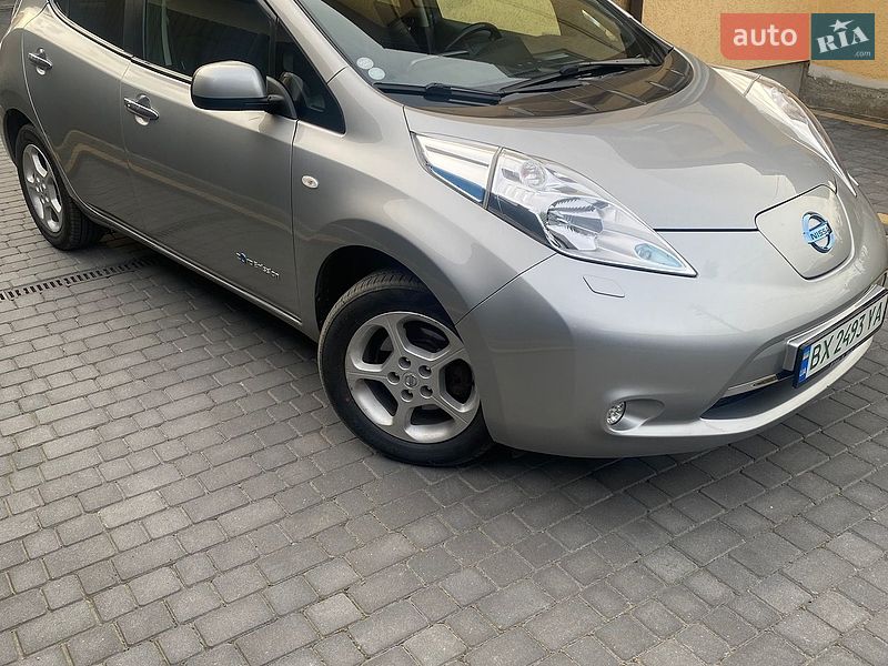 Хэтчбек Nissan Leaf 2017 в Хмельницком