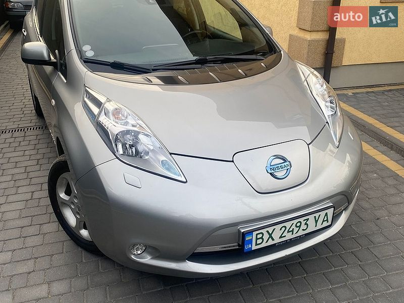 Хэтчбек Nissan Leaf 2017 в Хмельницком