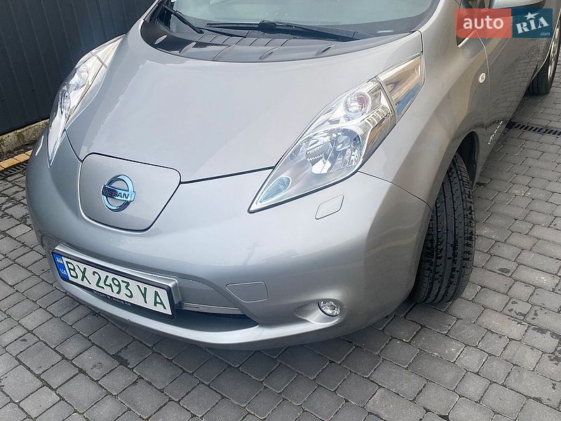 Хэтчбек Nissan Leaf 2017 в Хмельницком
