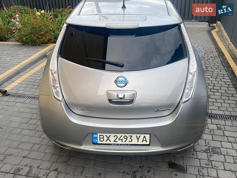 Хэтчбек Nissan Leaf 2017 в Хмельницком