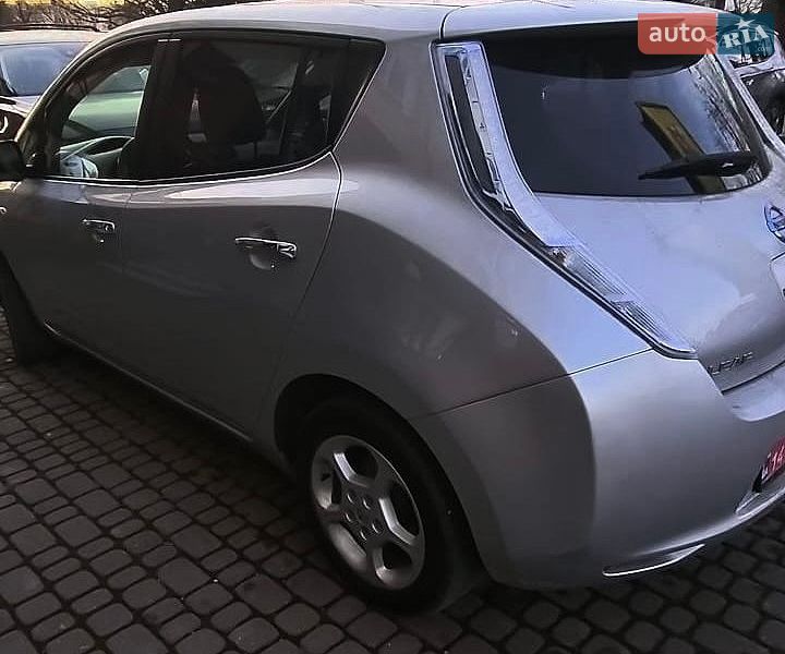 Хэтчбек Nissan Leaf 2012 в Ивано-Франковске