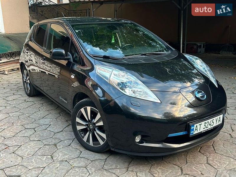 Хетчбек Nissan Leaf 2014 в Івано-Франківську