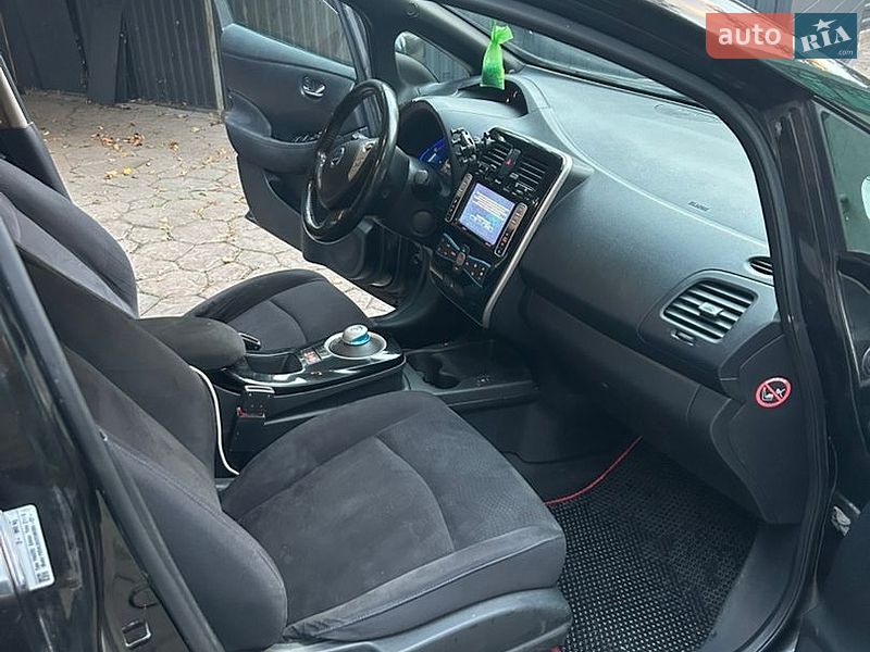 Хетчбек Nissan Leaf 2014 в Івано-Франківську
