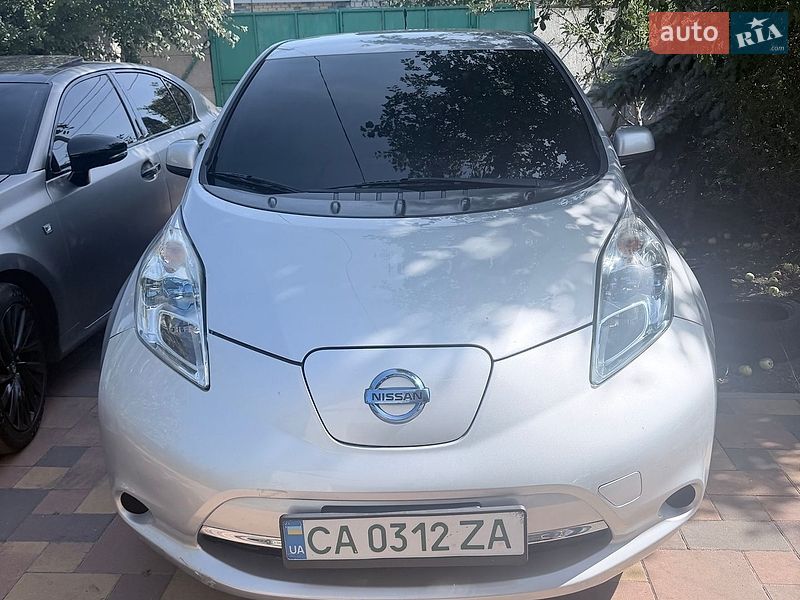 Хэтчбек Nissan Leaf 2012 в Черкассах